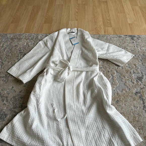 LOFT White Textured Robe - Picture 1 of 3